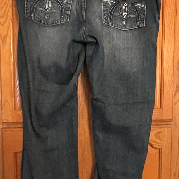 Seven7 jeans, consisted with embellished pockets medium wash color - Picture 2 of 2